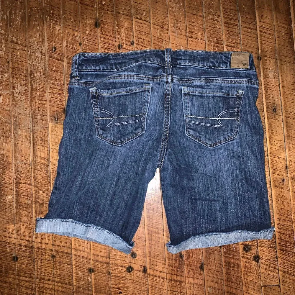American Eagle cutoff cuffed size 8 denim normcore shorts